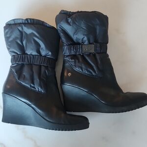 UGG Women's Black Winter Wedge Boots, Size 10